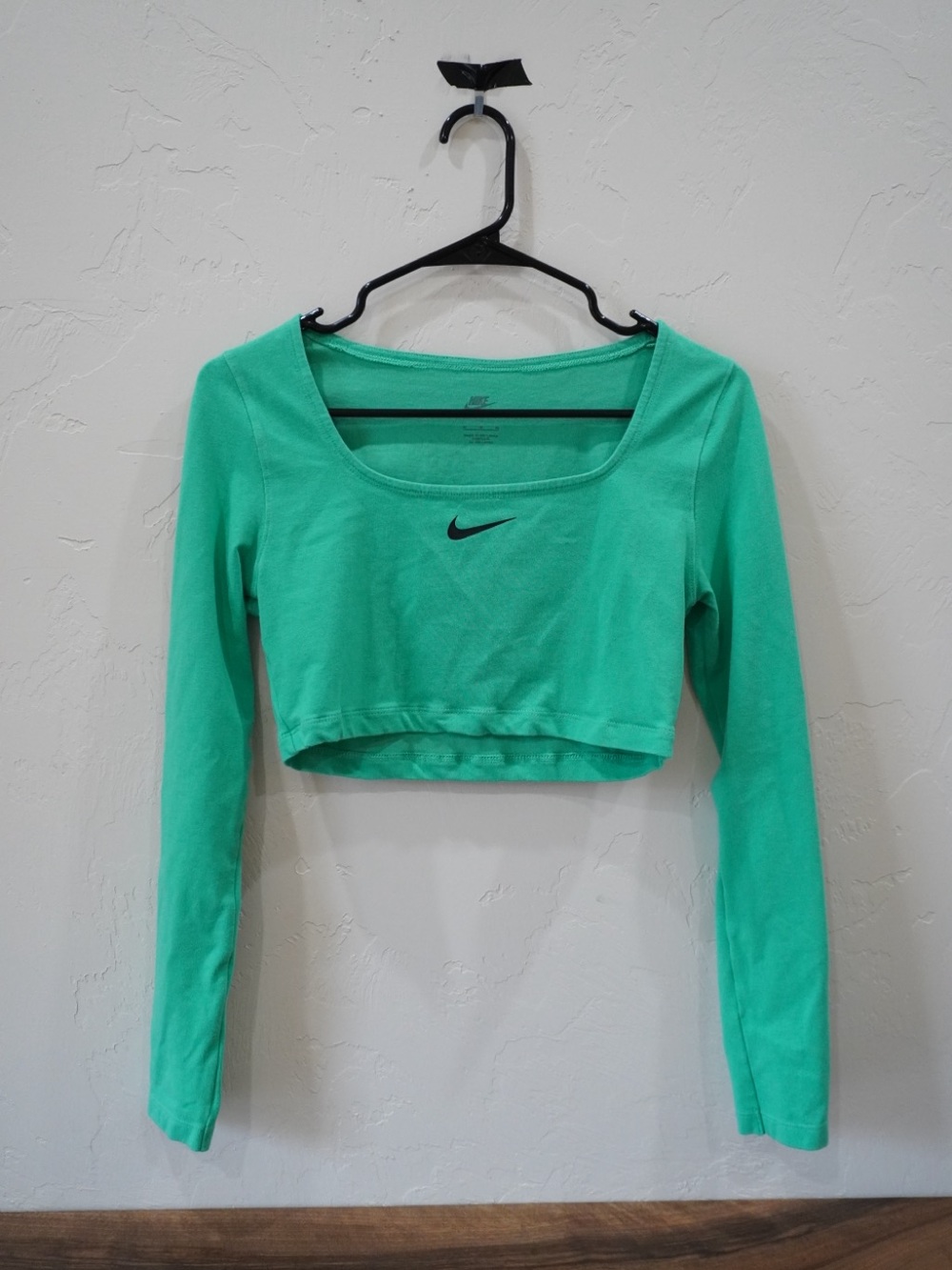 Nike Women's Mint Green Long-Sleeve Cropped Top